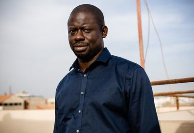 Le paradoxe du développement sénégalais — ce que critique Felwine Sarr dans « Afrotopia »